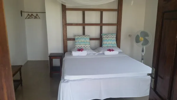 Jaribu Beach Hotel1