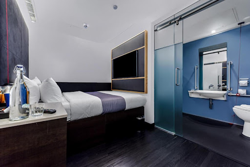 Z HOTEL1