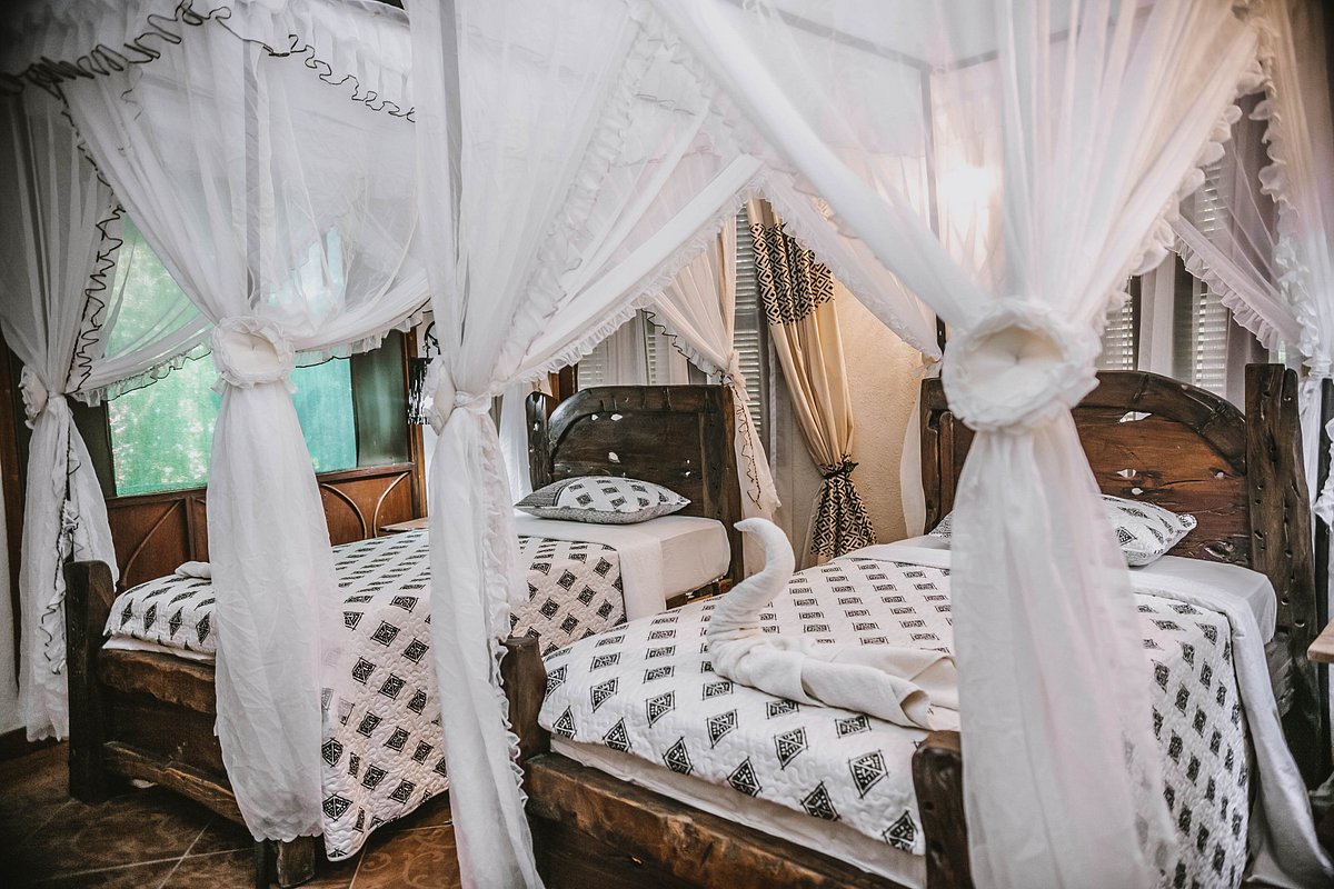 selous kinga lodge twin room